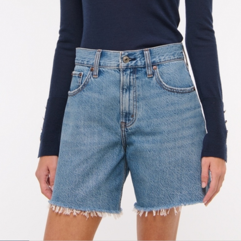Abercrombie & Fitch High Rise Loose Short size 30